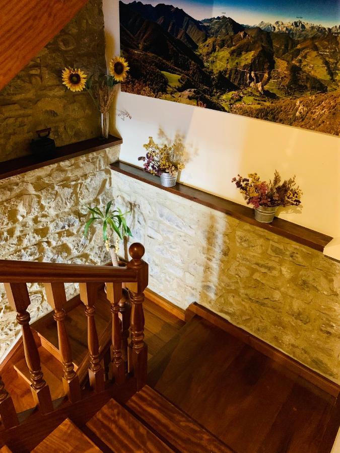 Hostal La Serna Hotel Потес Екстериор снимка